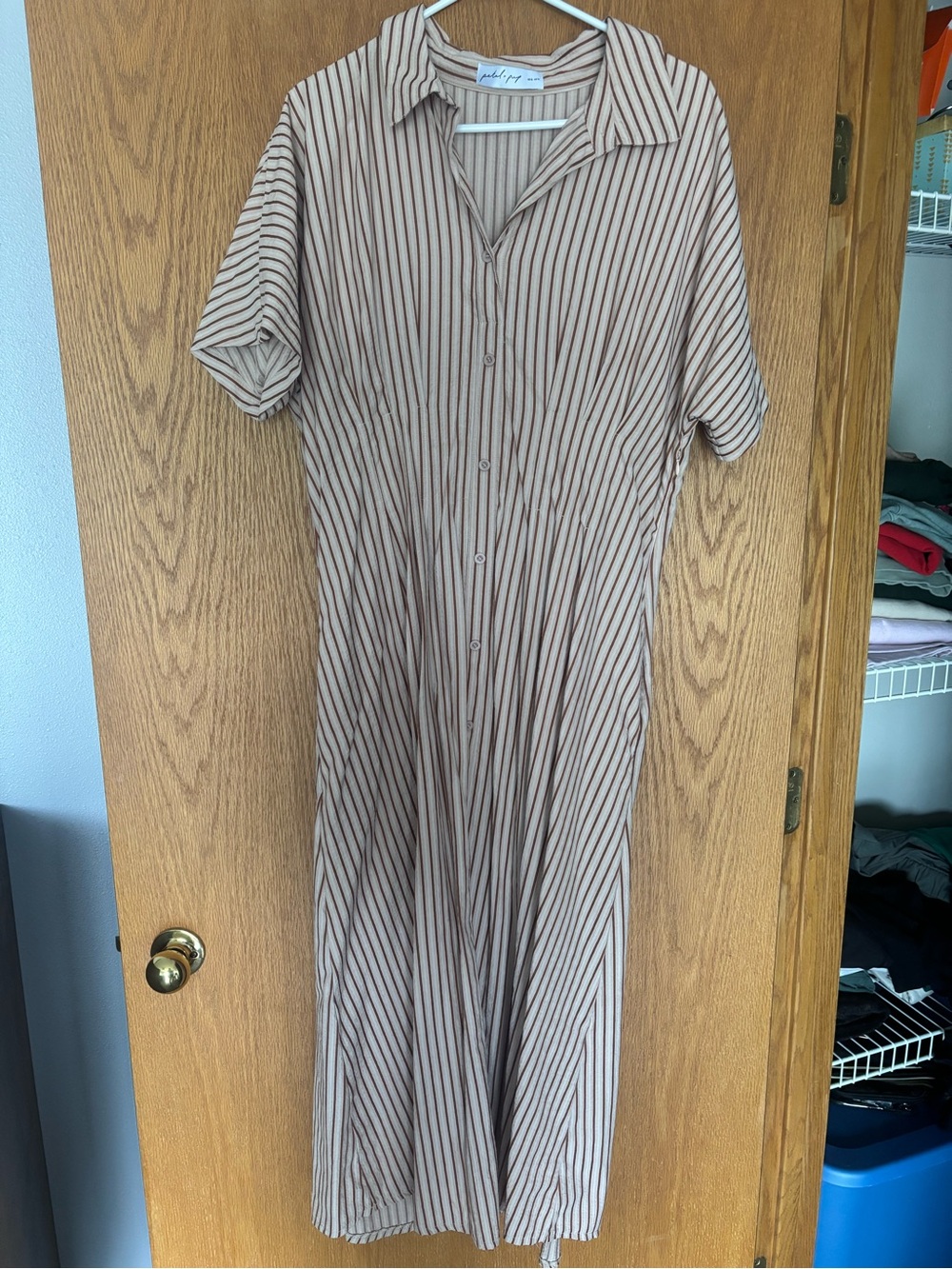Petal & Pup Eilis Short Sleeve Button Down Maxi Dress - Picture 2 of 4